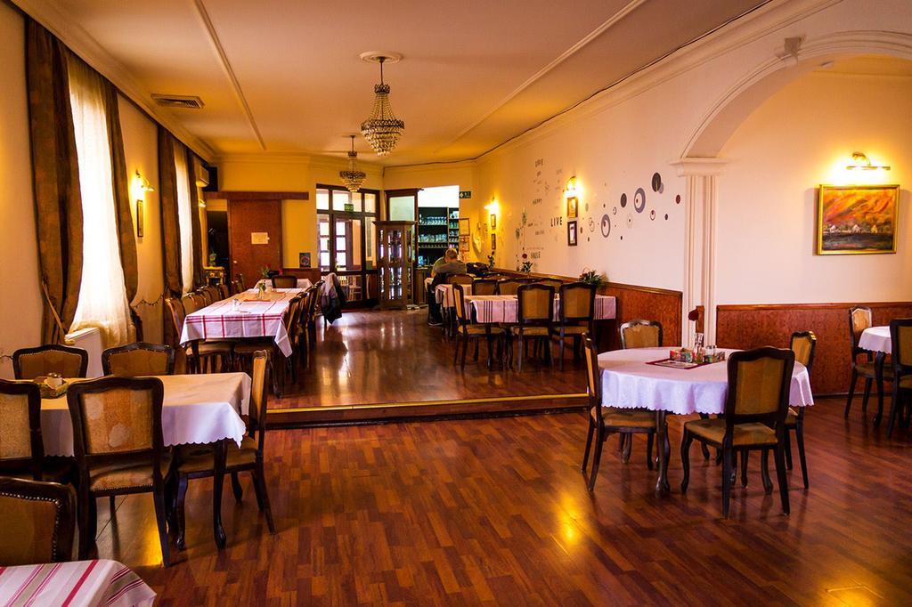 Hotel Ugostiteljski Objekat Karibo Sombor Exterior foto